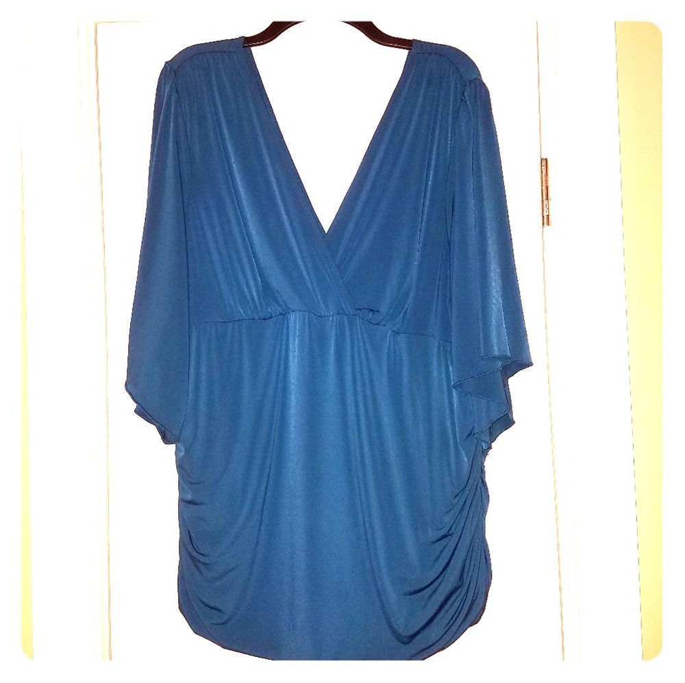 NWOT Kiyonna Keira Kimono Blouse